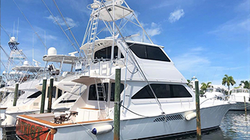 Boat-detailing-white-docking-Detail-Doctor-of-Tampa-Bay-Petersburg-FL